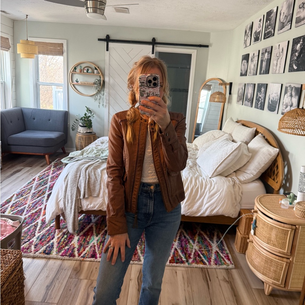 Women's Brown Leather Jacket - Picture 3 of 14